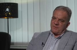 Dejan Vuk Stanković demantovao da mu je otkopčan šlic: 