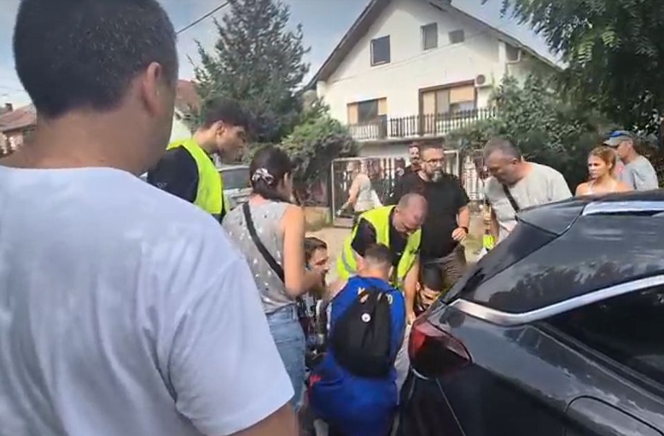 Incident u Bukovcu: Vozač potegao skalpel na bicikliste