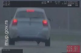 VIDEO: Vozila BMW brzinom od 221 km/h na delu gde je dozvoljeno 80 km/h