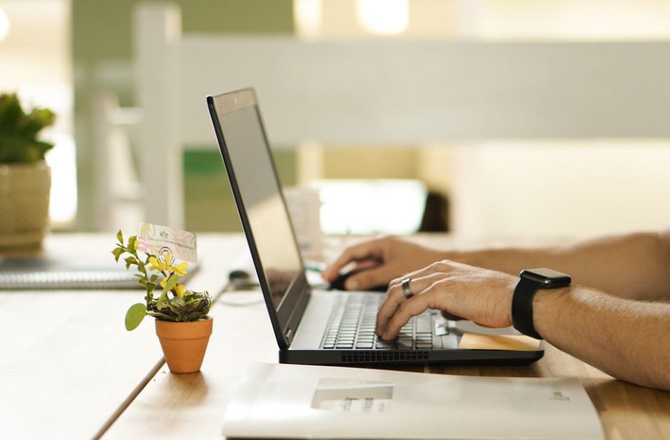 APR uveo virtuelnog agenta za brže rešavanje tehničkih pitanja 