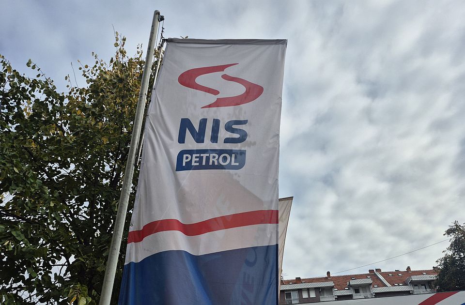 Polako ističe rok za prodaju ruskog udela u NIS-u: 