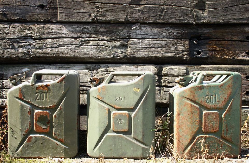 Vlada Srbije za još pet meseci produžila uredbu kojom su ograničene cene naftnih derivata