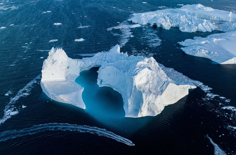 Tramp najavio da šalje bolnički brod na Grenland