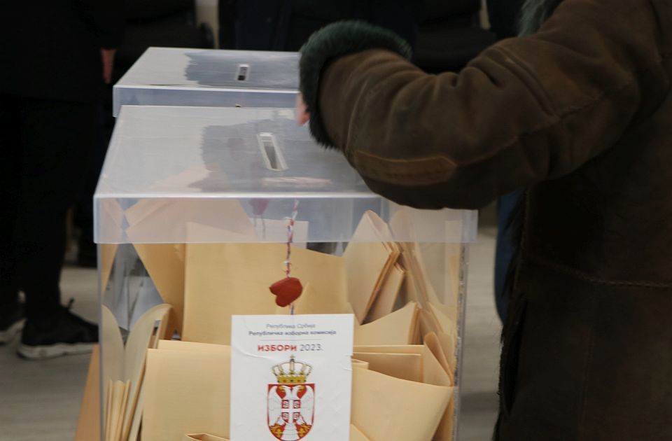 Međunarodni posmatrači: Na izborima u Srbiji uočene nepravilnosti