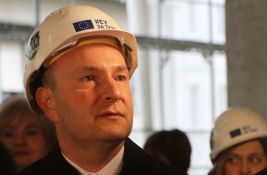 Gradonačelnik Novog Sada: Ja sam SNS bot