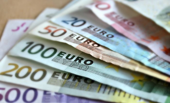 Iako su najskuplje pozajmice, u Srbiji odobreno 2,5 milijarde evra keš kredita