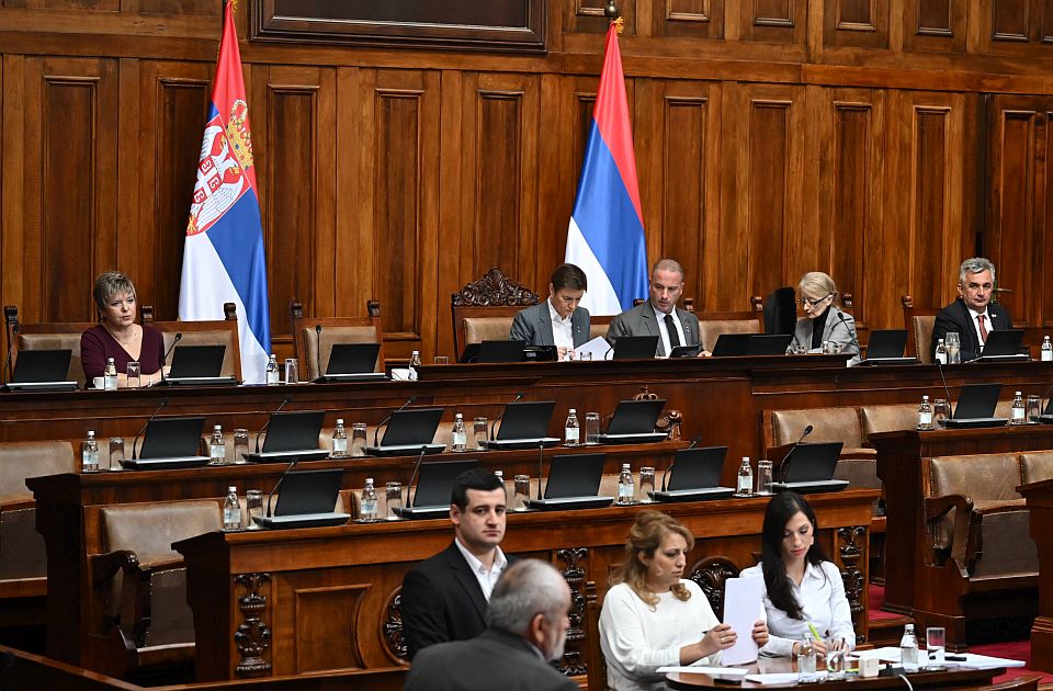 Poslanici Skupštine Srbije nastavljaju raspravu o izboru članova Saveta REM-a