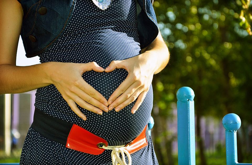 Ginekolozi tvrde: Neobičan simptom jedan je od najranijih znakova trudnoće