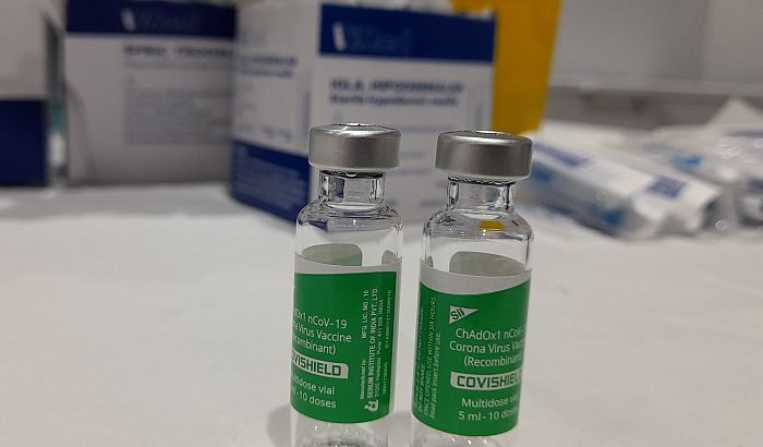 Šest zemlja EU obustavilo upotrebu AstraZeneke, stručnjaci naglašavaju da nije utvrđena veza između vakcine i krvnih ugrušaka