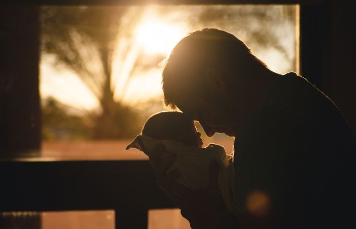 Očeva pažnja može unaprediti mentalni razvoj beba
