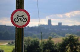 Britanija planira ozbiljne promene zbog bezbednosti biciklista: Suziće neke puteve