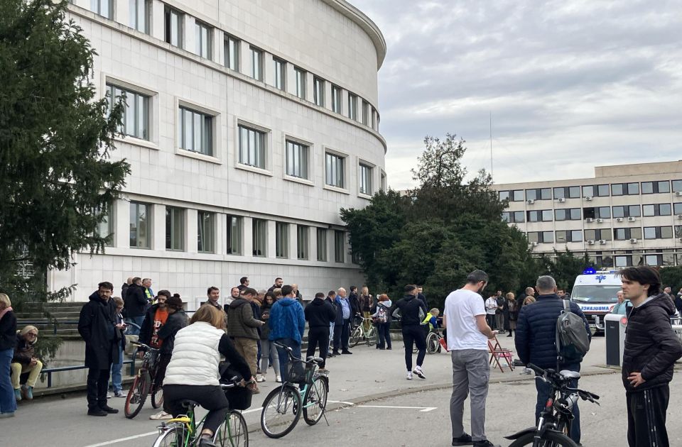 Skup podrške od 17h kod Banovine: "Jedna majka i jedan otac štrajkuju glađu zbog jednog koji je gladan vlasti"