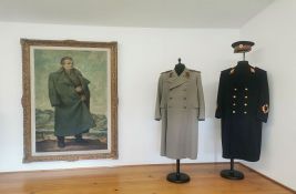 Na današnji dan: Titu dodeljen naziv narodnog heroja, umrli Majk Nikols i Šubert, okončan Hladni rat