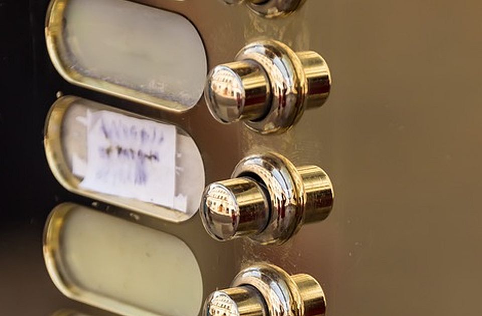 Popisivači opet kreću od vrata do vrata: Sledi postpopisna anketa Popisivači opet kreću od vrata do vrata: Sledi postpopisna anketa