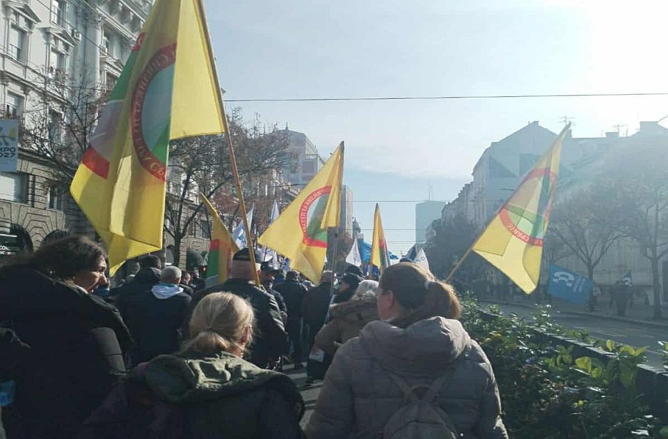 VIDEO Protest Saveza samostalnih sindikata Srbije u Beogradu: Šetnja i sednica pred Vladom Srbije