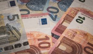 Prosečna plata u Hrvatskoj 900 evra