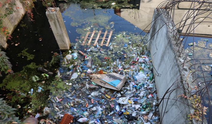 FOTO, VIDEO: Novi Sad i dalje čeka da se reši slučaj napuštene nedovršene zgrade u centru grada