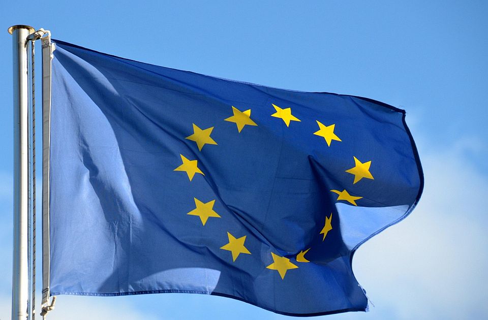Istraživanje Evropskog pokreta: Samo 36 odsto ispitanika u EU dosledno podržava demokratiju