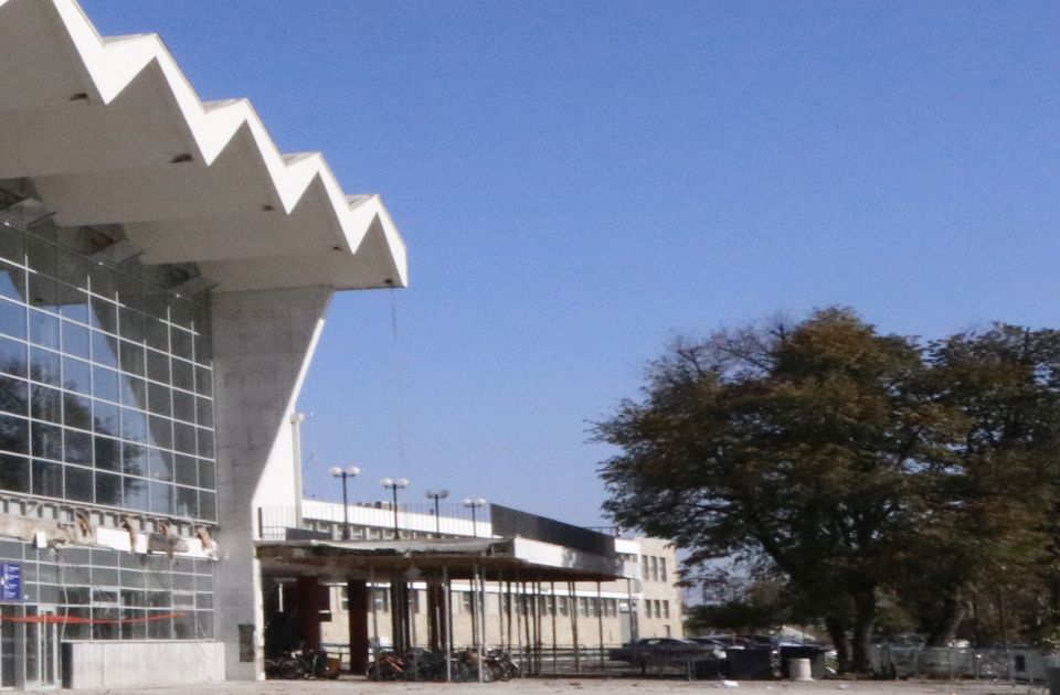 VIDEO: Počela provera stabilnosti dela Železničke stanice VIDEO: Počela provera stabilnosti dela Železničke stanice