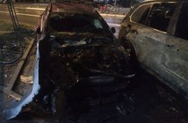 Nedelju dana policijske tišine: Još uvek nepoznat muškarac koji je u Stražilovskoj palio automobile