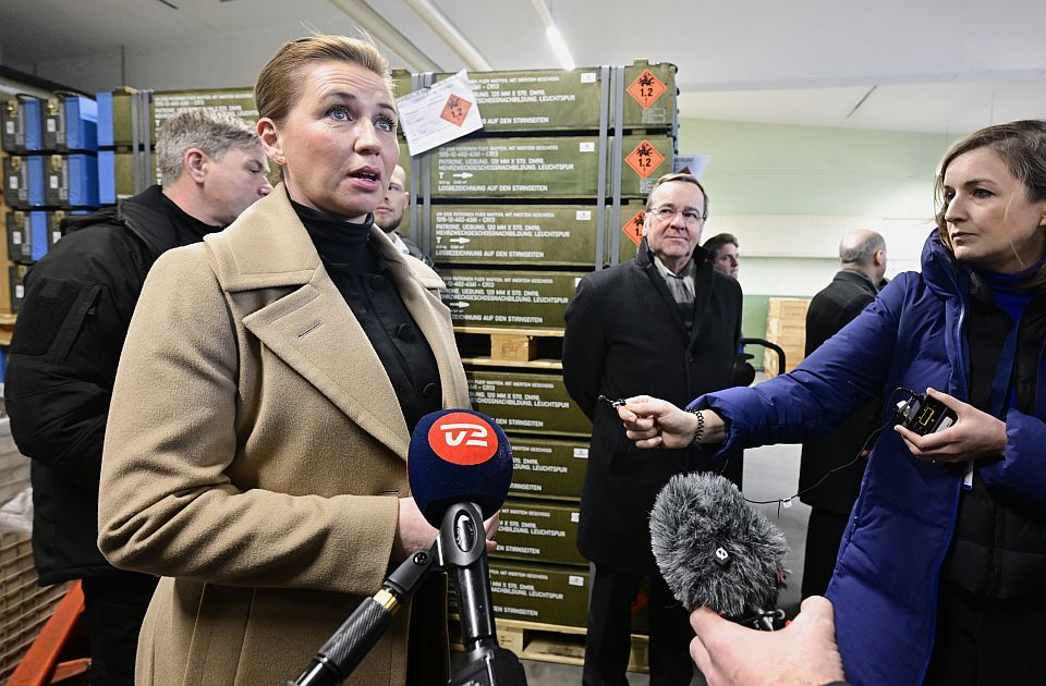 Danska premijerka: Danska sve svoje zalihe artiljerijske municije poklanja Kijevu