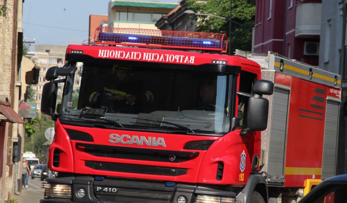 Jedna osoba poginula u požaru na 17. spratu na Voždovcu