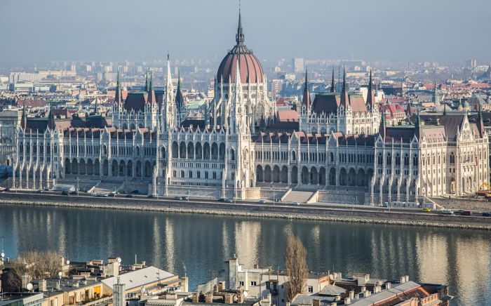 Mađarska produžila vanredne mere za još 90 dana
