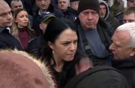 Gradonačelnica Loznice u raspravi s meštanima: Struja će doći za 72 sata, Vučić obećao da se ovo neće ponoviti