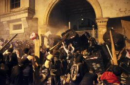 Otkazana sednica gruzijskog parlamenta zbog upada demonstranata u zgradu