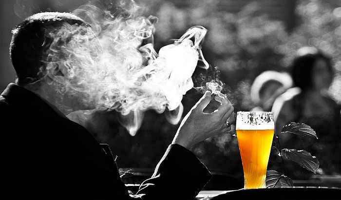 U Češkoj ko zapali cigaretu u kafiću plaća kaznu od 200 evra