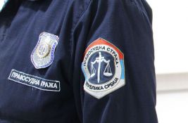 Zemuncu određen pritvor jer je tukao suprugu i pretio joj smrću 