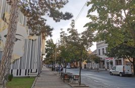 Šabački srednjoškolci napadnuti dok su lepili postere: Muškarac udario učenika u leđa