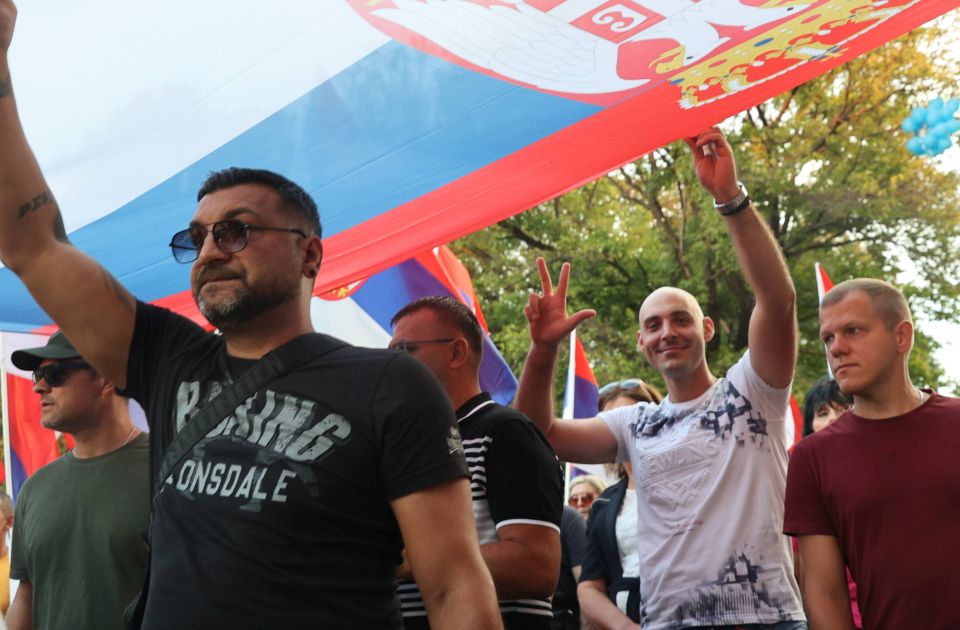 VIDEO Predsednik protiv blokada: Vučić prošetao u Borči, 