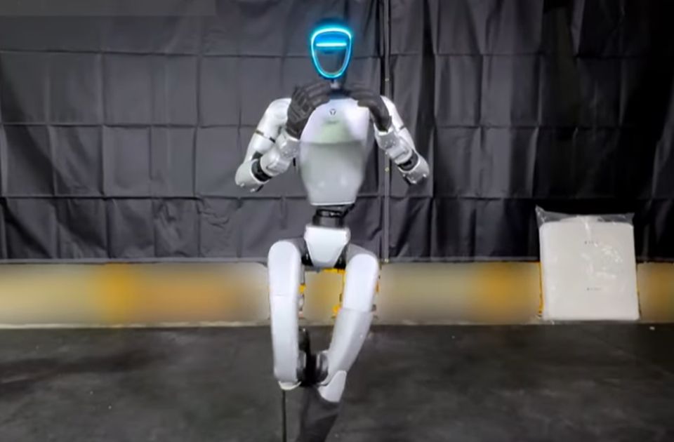 VIDEO: Robot izvodi pokrete poput čoveka, kopirao slavljenički potez Ronalda VIDEO: Robot izvodi pokrete poput čoveka, kopirao slavljenički potez Ronalda
