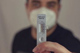 Austrijski vojnici puštali putnike da uđu u zemlju bez kovid testova?