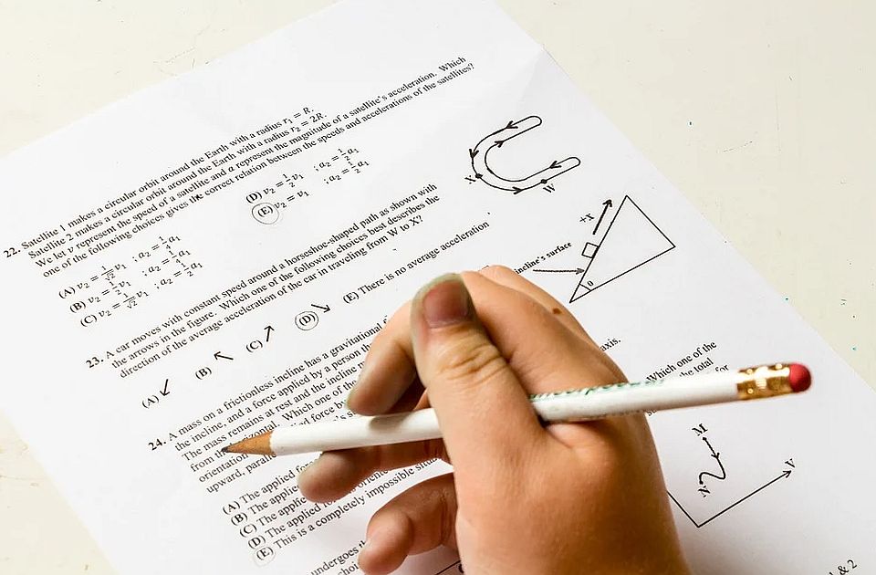 Osmaci danas rešavaju test iz matematike