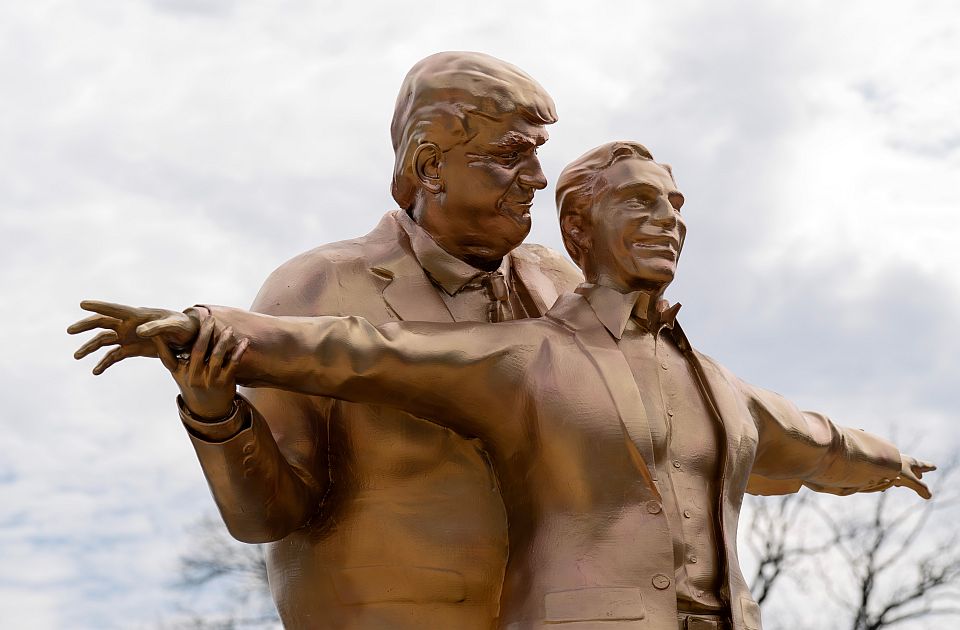 Polovina Amerikanaca veruje da je Tramp napao Iran da skrene pažnju sa svojih veza sa Epstinom