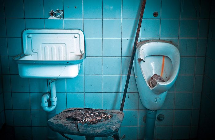 CINS: Propali toaleti u osnovnim školama nisu prioritet za državu