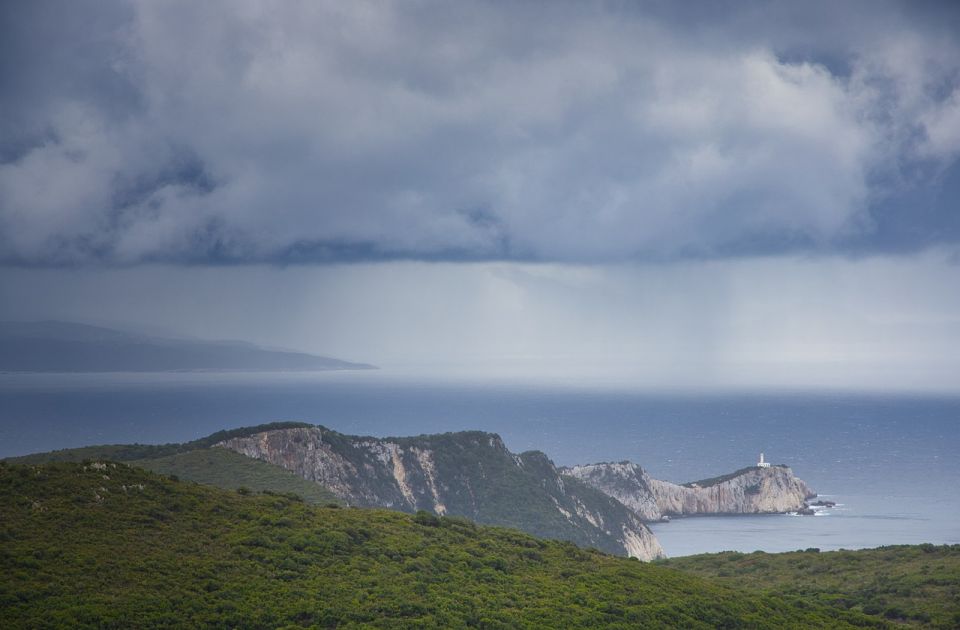 Državljani Srbije osumnjičeni za silovanje devojčice na Lefkadi