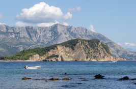 Zabranjeno kupanje na Slovenskoj plaži u Budvi