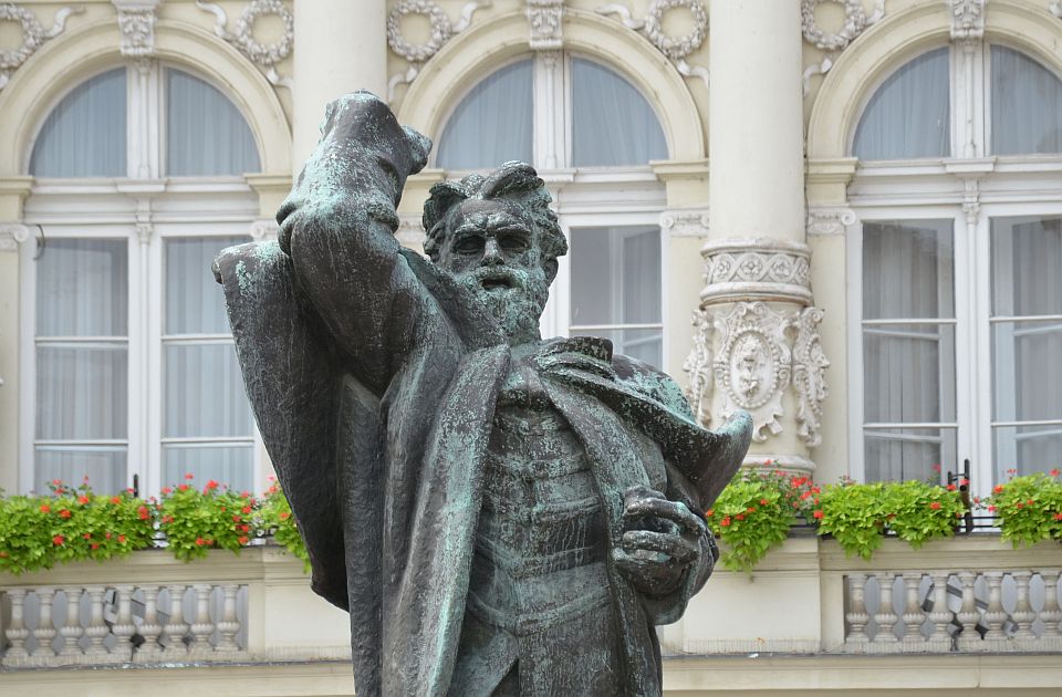  Na današnji dan: Rođeni Artur Šopenhauer, Svetozar Miletić i Danilo Kiš, umro Endi Vorhol