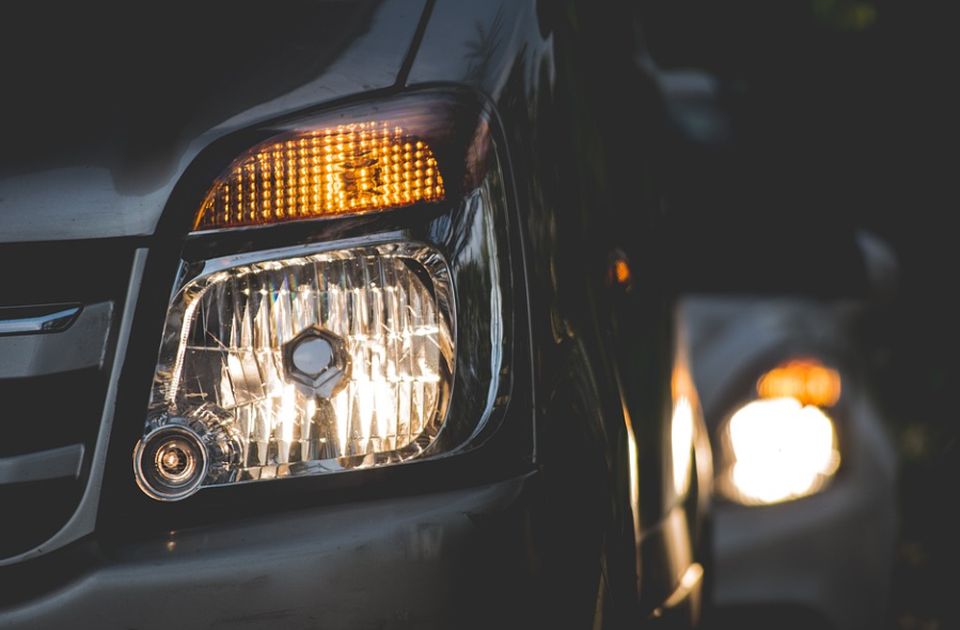 Da li i vas zaslepljuju LED svetla na automobilima?