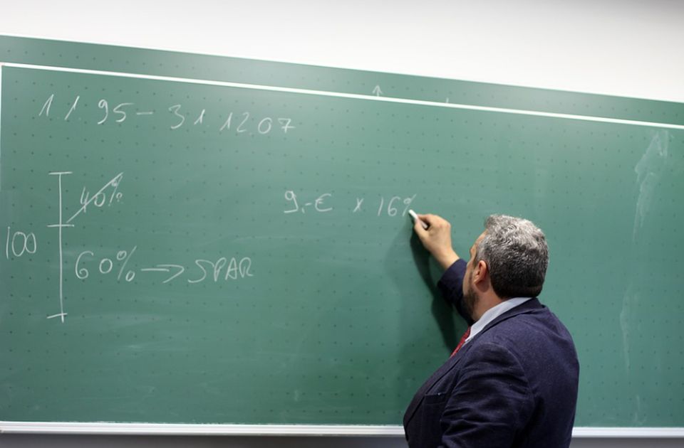 Neće u nastavnike: U Novom Sadu studije hemije nije upisao niko, fiziku i matematiku samo po dvoje
