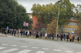 VIDEO: Veliki broj Novosađana u redovima za glasanje