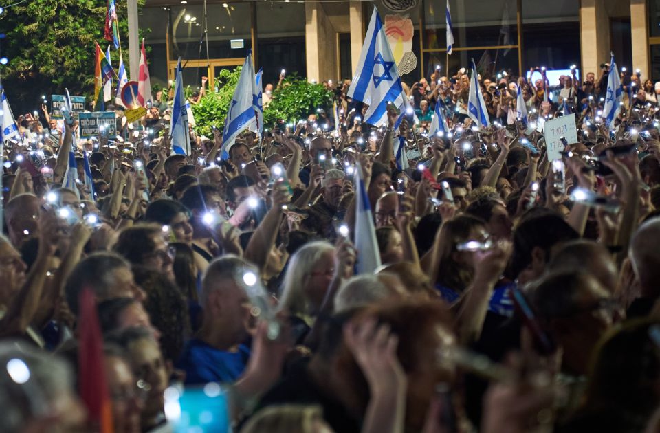 Hiljade Izraelaca na završnom protestu protiv Netanjahua uoči izbora