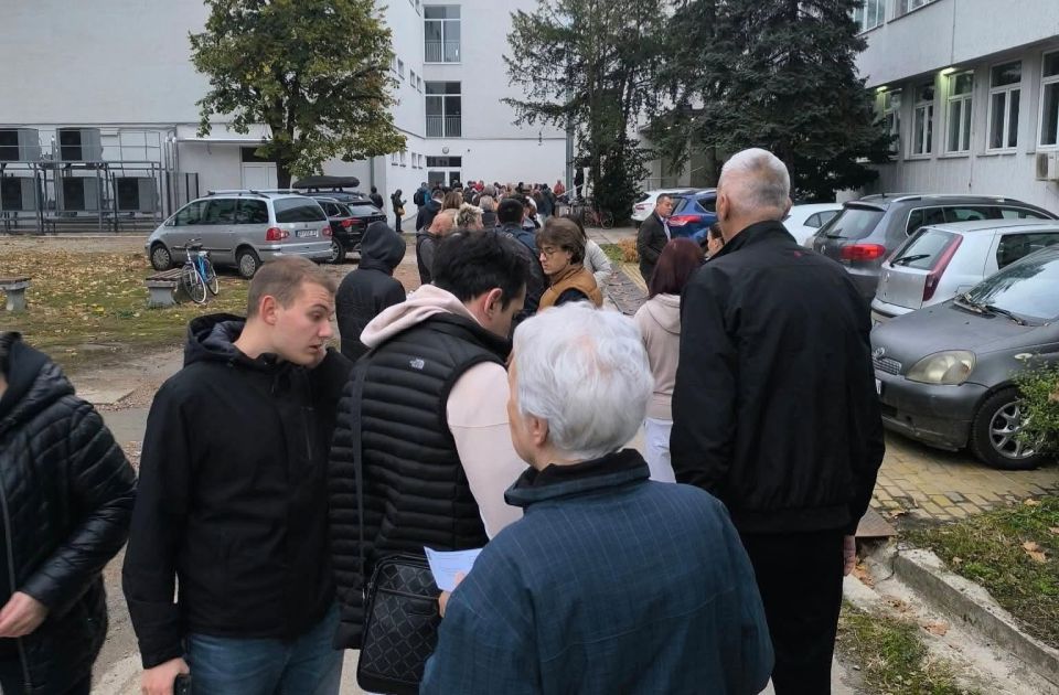 UŽIVO Izbori Novi Sad: Novosađani na biračkim mestima
