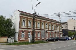 Vaspitačica iz Zrenjanina dobila spor pred Apelacionim sudom, ali i dalje radi kao portirka