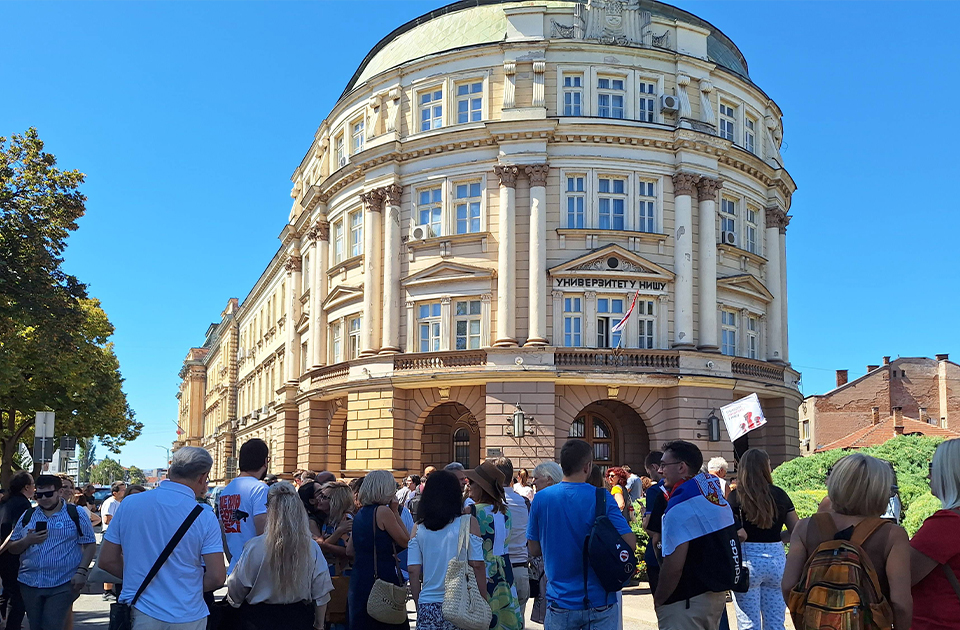 Prikupljeno 1,5 miliona dinara za zaposlene na Filozofskom u Nišu