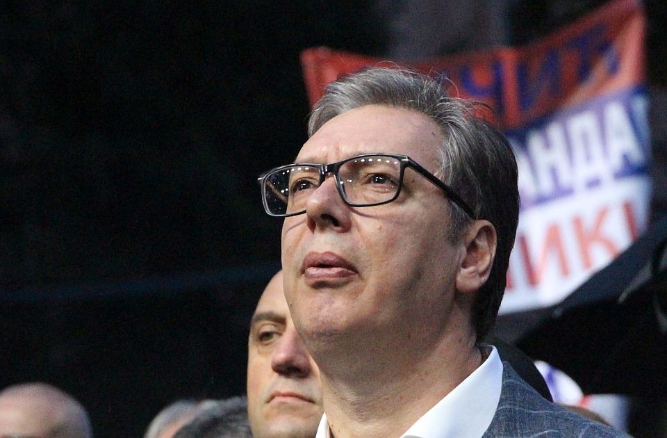 Cena nafte i kamate pritiskaju Vučića