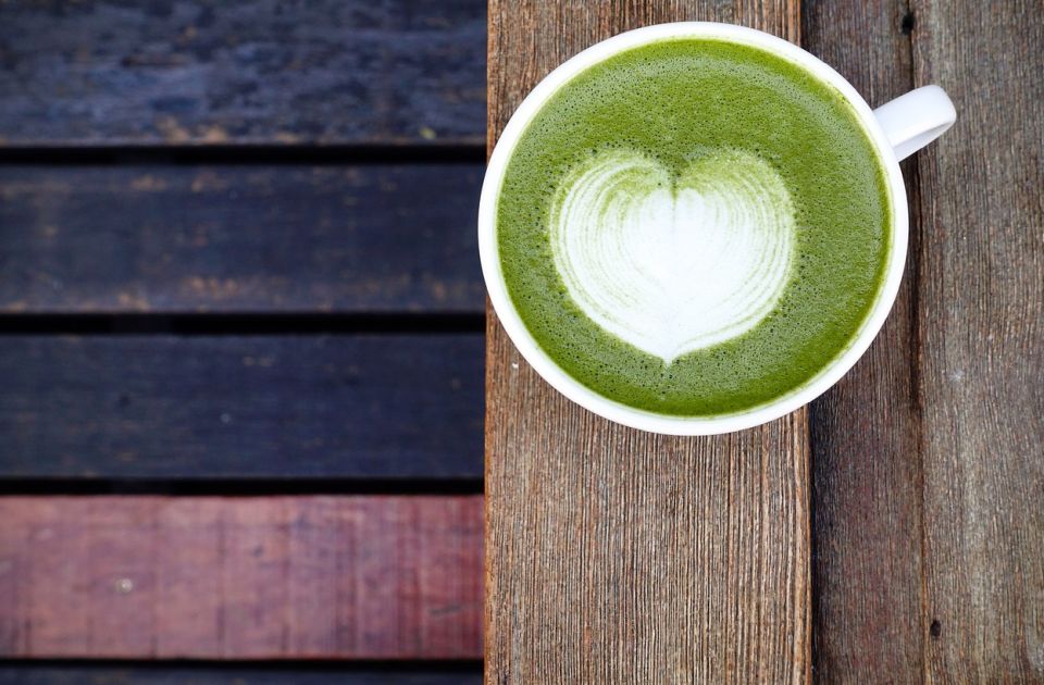 VIDEO: Mača late sa bademovim mlekom i medom